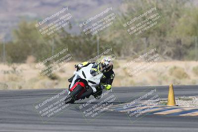 media/Oct-30-2025-Racers Edge (Thu) [[dabbdaf680]]/3-B Group/Session 5 (Turn 6)/